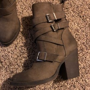 Madden Girl heeled Booties size 7